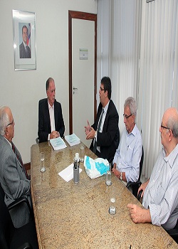 CORECON-BA entrega estudo com panorama da economia baiana para o Governador do Estado