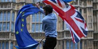 _104467888_hi050750881